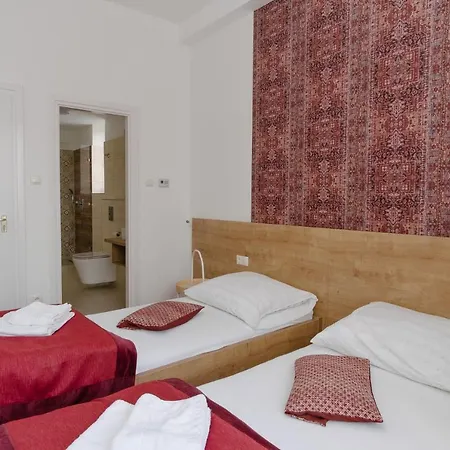 Oazis Panzio Frühstückspension 4*
