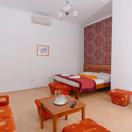 Oazis Panzio Frühstückspension 4*
