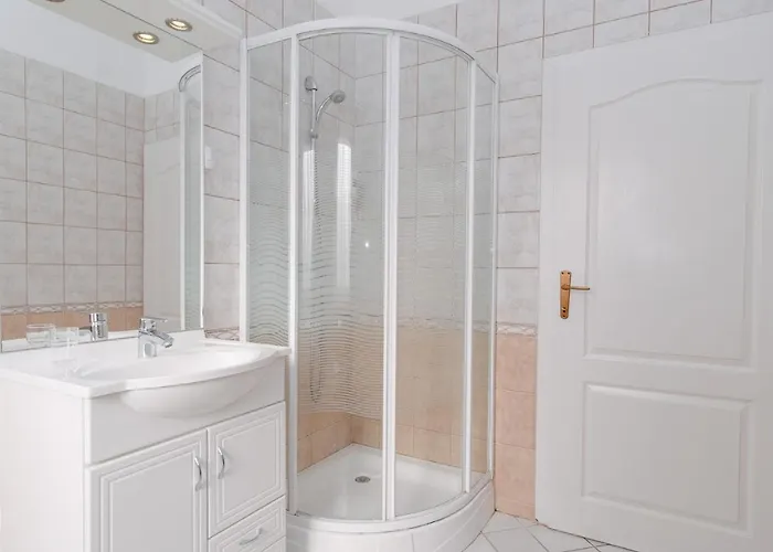 Oda ve Kahvaltı Oazis Panzio 4*